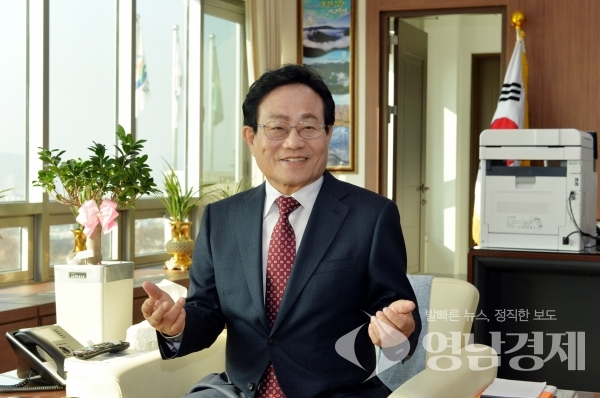 ⓒ엄태항 봉화군수