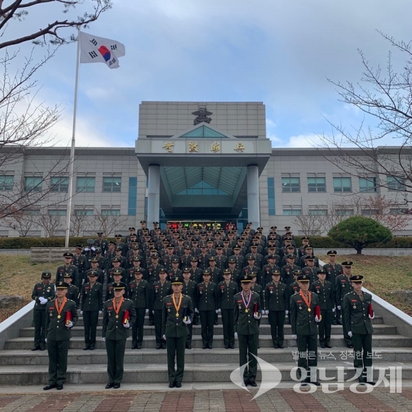 해병대교육단장은 지난달 27일 포항 해병대교육훈련단 연병장에서 제389기 해병대 부사관후보생 임관식을 가졌다. ⓒ선린대학교