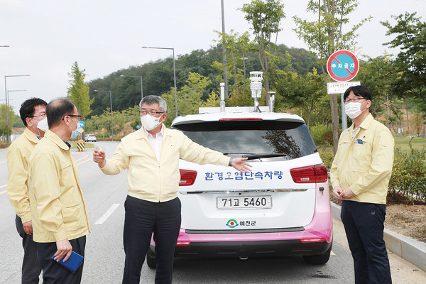 환경오염단속 현장을 방문한 김학동 예천군수 ©예천군