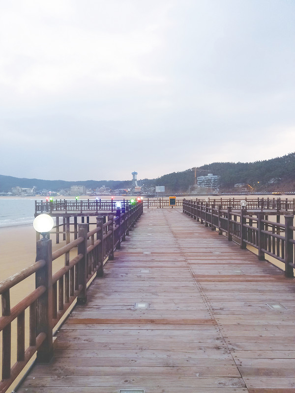 ▲ 만리포사랑노래비 및 정서진 표지석 ⓒ영남경제 자료