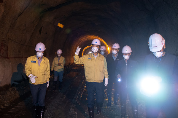 ▲강구 고지배수터널 점검.ⓒ영덕군