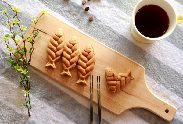 ▲ 꼬아메기빵과 커피. ⓒ꼬아메기빵