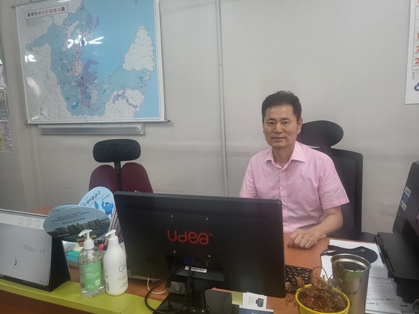 ▲ 초이스 공인중개사 사무소 윤승권 소장. ⓒ영남경제 자료