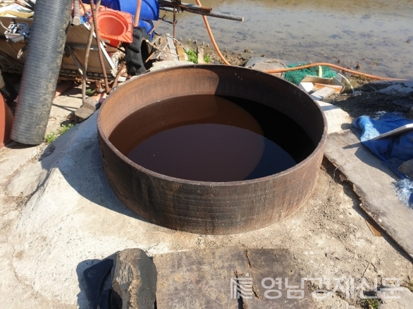 닥을 삶는 솥ⓒ고정숙 작가 제공