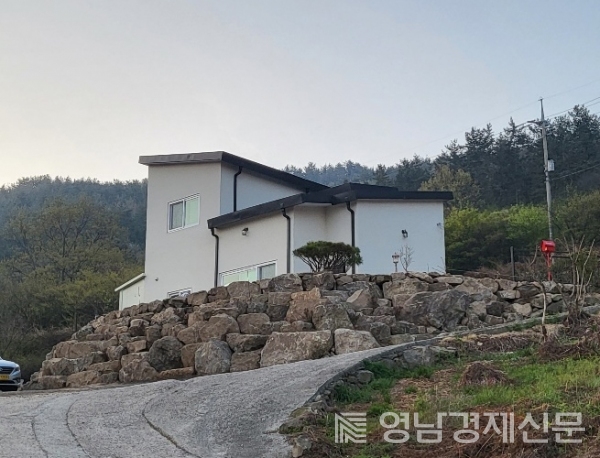 ▲ 언덕 위에 하얀집 팬션. ⓒ영남경제 자료