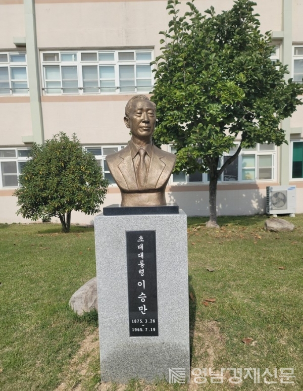 ▲ 이승만 초대 대통령 흉상 ⓒ향산교육재단