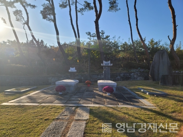 ▲ 루이 델랑드(남대영) 신부의 묘(우측) ⓒ영남경제 자료