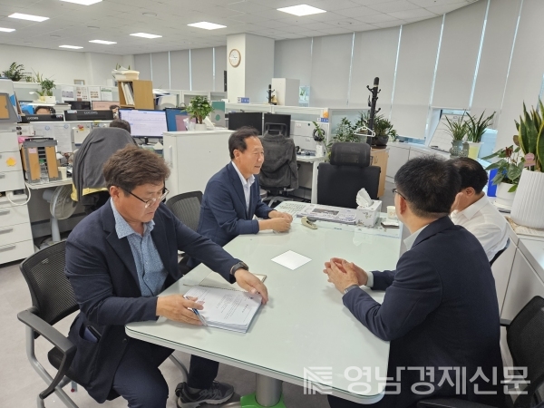 박현국 군수가 행정안전부를 방문해 수해 복구 예산을 건의