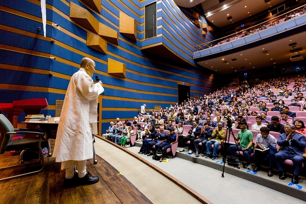 ▲ 도올 김용옥 선생 초청 '포항사람 해월을 말한다'가 열띤 호응 속에 막을 내렸다.ⓒ동대해문화연구소