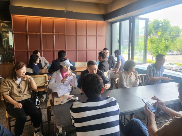 영남리더스 골프회 6월 월례회 후 차한잔의 여유 ⓒ김소헌기자