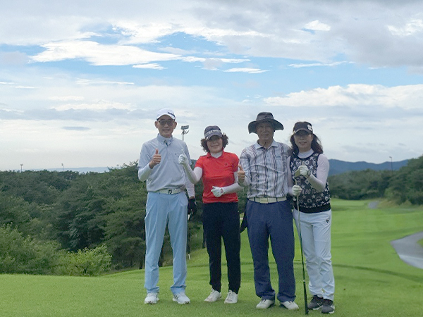 ▲ 영남리더스 골프회 7월 월례회 팀별(신영모, 박명숙, 권영규, 이연분 회원) 기념사진. ⓒ김소헌 기자