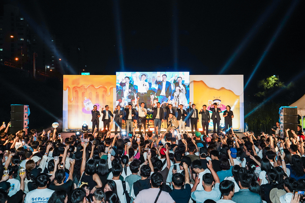 ▲ 지난 7일 칠곡평화분수에서 열린 ‘2024 칠곡꿀맥 페스타’ 모습. ⓒ칠곡군