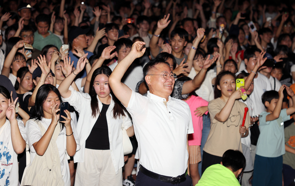 ▲ 지난 7일 칠곡평화분수에서 열린 ‘2024 칠곡꿀맥 페스타’ 모습. ⓒ칠곡군