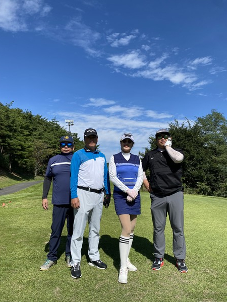 ▲ 지난 2일 포항컨트리클럽에서 개최된 영남리더스 골프회 10월 월례회에 조별 기념촬영을 하고 있다. ⓒ김소헌 기자