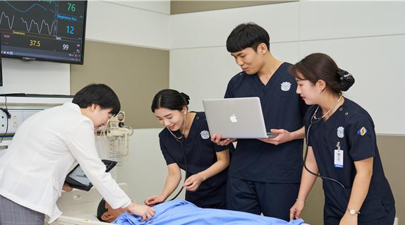▲ 선린대학교(총장 곽진환) 간호학부는 교육부가 주관하고 한국간호교육평가원이 시행하는 ‘2024년도 하반기 간호교육인증평가’에서 최고등급인 ‘5년 인증’을 획득했다. ⓒ선린대