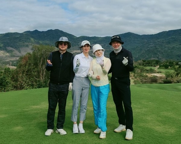 중국 하이난 세븐힐스CC에서 라운딩을 즐기고 있는 회원들 ⓒ김소헌기자