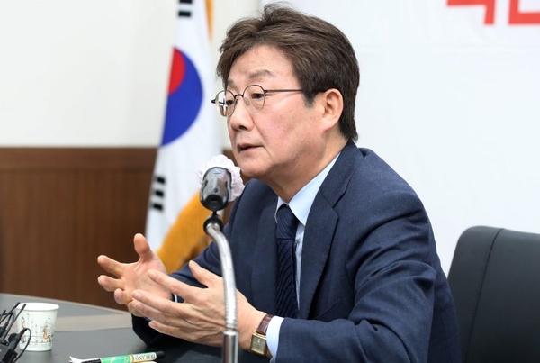 ▲ 유승민 전 의원이 18일 오전 국민의힘 대구시당에서 기자 간담회를 하고 있다 ⓒ영남경제 자료