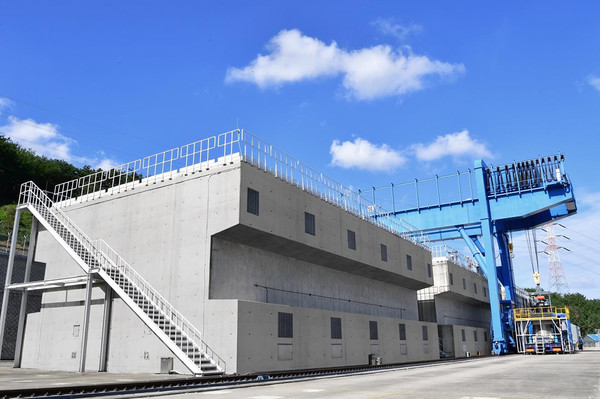 ▲ 경주 월성원전 부지 내 지상에 설치된 건식저장시설 맥스터. ⓒ한국수력원자력