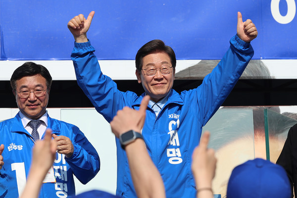 ▲ 더불어민주당 이재명 대선 후보가 26일 경기 남양주시 평내호평역 광장에서 집중유세했다. ⓒ연합