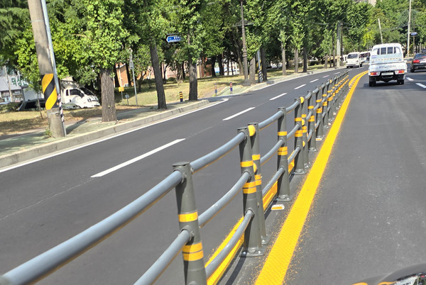 ▲경주시 동천동 일원에 신기술 공법이 적용된 중앙차선이 시공된 모습. ⓒ영남경제 자료