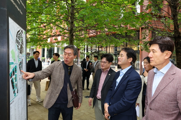 ▲ 런던의 주요 도시재생 현장 방문 모습. ⓒ포항시