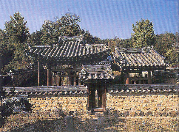 ▲ 손종로정충비각. 손종로(1598∼1636)와 그의 충성스런 노비 억부의 충절을 기리기 위해 세운 비. ⓒ국가유산청